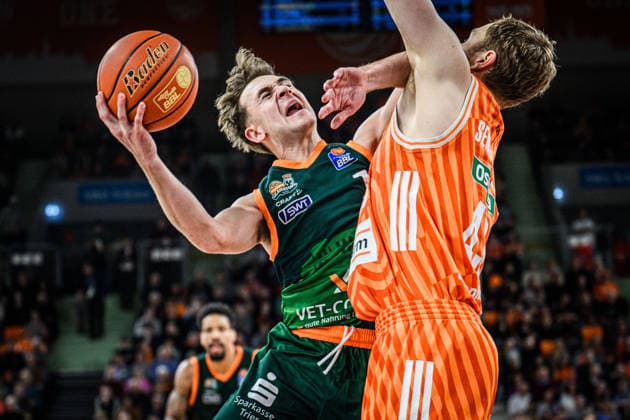Neu Ulm, Germany, 08 02 26 Steven Ashworth VET CONCEPT Gladiators Trier andChristian Sengfelder ratiopharm ulm battle for the ball during the Basketball Bundesliga match between ratiopharm ulm vs VET CONCEPT Gladiators Trier at ratiopharm Arena on February 08, 2026 in Neu Ulm, Germany Photo by Harry Langer DeFodi Images ratiopharm Arena, Germany, 08 02 26 Steven Ashworth VET CONCEPT Gladiators Trier undChristian Sengfelder ratiopharm ulm battle for the ball during the Basketball Bundesliga match between ratiopharm ulm vs VET CONCEPT Gladiators Trier at Neu Ulm on February 8, 2026 in ratiopharm Arena, Germany Photo by Harry Langer DeFodi Images Photo by Harry Langer DeFodi Images