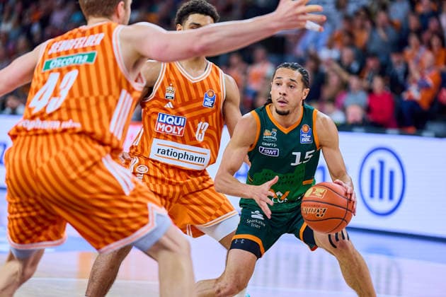 Christian Sengfelder ratiopharm ulm, 43 , Mark Smith ratiopharm ulm, 13 , Jordan Roland Gladiators Trier, 15 GER, ratiopharm ulm vs Gladiators Trier, Basketball, 21 Matchday, EasyCredit Bundesliga, Season 2025 2026, 08 02 2026 GER, ratiopharm ulm vs Gladiators Trier, Basketball, 21 Matchday, EasyCredit Bundesliga, Season 2025 2026, 08 02 2026 Neu Ulm Copyright: xEibner-Pressefoto GeraldxOelze-dexStoppanyx EP_ODS