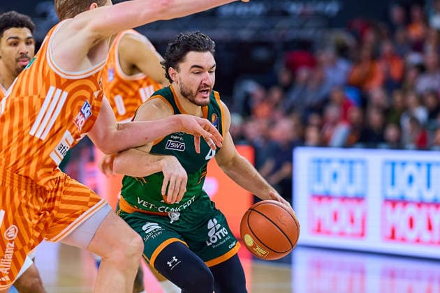 duel, duel between Christian Sengfelder ratiopharm ulm, 43 and Clayton Guilozet Gladiators Trier, 04 GER, ratiopharm ulm vs Gladiators Trier, Basketball, 21 Matchday, EasyCredit Bundesliga, Season 2025 2026, 08 02 2026 GER, ratiopharm ulm vs Gladiators Trier, Basketball, 21 Matchday, EasyCredit Bundesliga, Season 2025 2026, 08 02 2026 Neu Ulm Copyright: xEibner-Pressefoto GeraldxOelze-dexStoppanyx EP_ODS