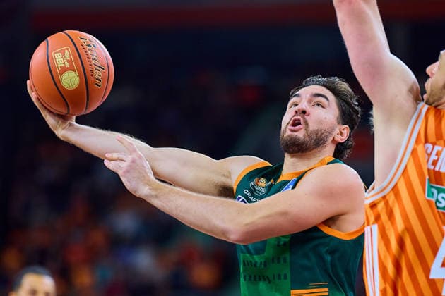 Clayton Guilozet Gladiators Trier, 04 , Christian Sengfelder ratiopharm ulm, 43 GER, ratiopharm ulm vs Gladiators Trier, Basketball, 21 Matchday, EasyCredit Bundesliga, Season 2025 2026, 08 02 2026 GER, ratiopharm ulm vs Gladiators Trier, Basketball, 21 Matchday, EasyCredit Bundesliga, Season 2025 2026, 08 02 2026 Neu Ulm Copyright: xEibner-Pressefoto GeraldxOelze-dexStoppanyx EP_ODS