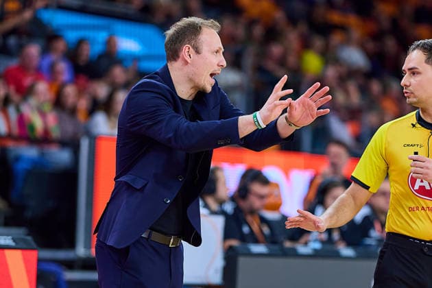 Jaques Schneider Gladiators Trier, Head Coach complains GER, ratiopharm ulm vs Gladiators Trier, Basketball, 21 Matchday, EasyCredit Bundesliga, Season 2025 2026, 08 02 2026 GER, ratiopharm ulm vs Gladiators Trier, Basketball, 21 Matchday, EasyCredit Bundesliga, Season 2025 2026, 08 02 2026 New Ulm Copyright: xEibner-Pressefoto GeraldxOelze-dexStoppanyx EP_ODS