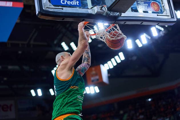 Dunking, Dunk by Maik Zirbes Gladiators Trier, 33 GER, ratiopharm ulm vs Gladiators Trier, Basketball, 21 Matchday, EasyCredit Bundesliga, Season 2025 2026, 08 02 2026 GER, ratiopharm ulm vs Gladiators Trier, Basketball, 21 Matchday, EasyCredit Bundesliga, Season 2025 2026, 08 02 2026 New Ulm Copyright: xEibner-Pressefoto GeraldxOelze-dexStoppanyx EP_ODS