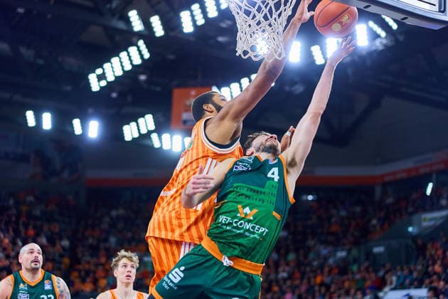 Block by Joel Soriano ratiopharm ulm, 12 , Clayton Guilozet Gladiators Trier, 04 GER, ratiopharm ulm vs Gladiators Trier, Basketball, 21 Matchday, EasyCredit Bundesliga, Season 2025 2026, 08 02 2026 GER, ratiopharm ulm vs Gladiators Trier, Basketball, 21 Matchday, EasyCredit Bundesliga, Season 2025 2026, 08 02 2026 Neu Ulm Copyright: xEibner-Pressefoto GeraldxOelze-dexStoppanyx EP_ODS