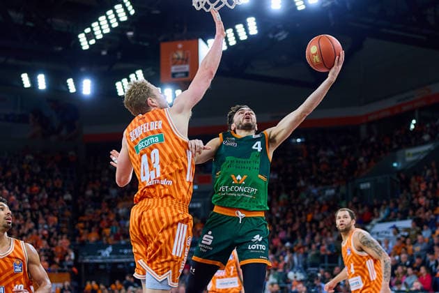 duel, duel under the basket between Christian Sengfelder ratiopharm ulm, 43 and Clayton Guilozet Gladiators Trier, 04 GER, ratiopharm ulm vs Gladiators Trier, Basketball, Matchday 21, EasyCredit Bundesliga, Season 2025 2026, 08 02 2026 GER, ratiopharm ulm vs Gladiators Trier, Basketball, Matchday 21, EasyCredit Bundesliga, Season 2025 2026, 08 02 2026 New Ulm Copyright: xEibner-Pressefoto GeraldxOelze-dexStoppanyx EP_ODS