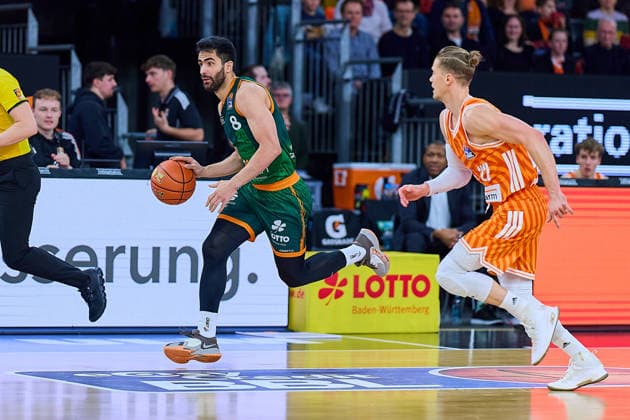 Behnam Yakhchali Gladiators Trier, 08 followed by Thomas Klepeisz ratiopharm ulm, 22 GER, ratiopharm ulm vs Gladiators Trier, Basketball, 21 Matchday, EasyCredit Bundesliga, Season 2025 2026, 08 02 2026 GER, ratiopharm ulm vs Gladiators Trier, Basketball, 21 Matchday, EasyCredit Bundesliga, Season 2025 2026, 08 02 2026 Neu Ulm Copyright: xEibner-Pressefoto GeraldxOelze-dexStoppanyx EP_ODS