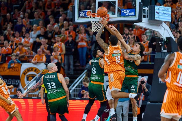 Battle under the basket Maik Zirbes Gladiators Trier, 33 , Behnam Yakhchali Gladiators Trier, 08 , Malik Osborne ratiopharm ulm, 10 , Nolan Adekunle Gladiators Trier, 22 GER, ratiopharm ulm vs Gladiators Trier, Basketball, 21 Matchday, EasyCredit Bundesliga, Season 2025 2026, 08 02 2026 GER, ratiopharm ulm vs Gladiators Trier, Basketball, 21 Matchday, EasyCredit Bundesliga, Season 2025 2026, 08 02 2026 New Ulm Copyright: xEibner-Pressefoto GeraldxOelze-dexStoppanyx EP_ODS