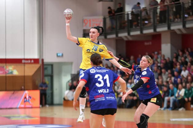 Handball, 2 Alsco HBF HC Leipzig Rostocker HC 08 02 2026 Lisa Lammich 76, HC Leipzig in the air 2 Alsco Handball Bundesliga Women, HBF, Season 2025 2026, 17 Matchday HC Leipzig vs Rostocker HC on 08 02 2026 at Sporthalle Brüderstraße Leipzig Copyright: xBEAUTIFULxSPORTS JanxKaeferx