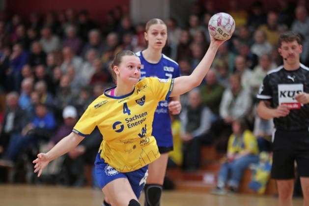 Handball, 2 Alsco HBF HC Leipzig Rostocker HC 08 02 2026 Jana Walther 4, HC Leipzig throws a seven-meter 2 Alsco Handball Bundesliga Frauen, HBF, Saison 2025 2026, 17 Spieltag HC Leipzig vs Rostocker HC am 08 02 2026 in der Sporthalle Brüderstraße Leipzig Copyright: xBEAUTIFULxSPORTS JanxKaeferx