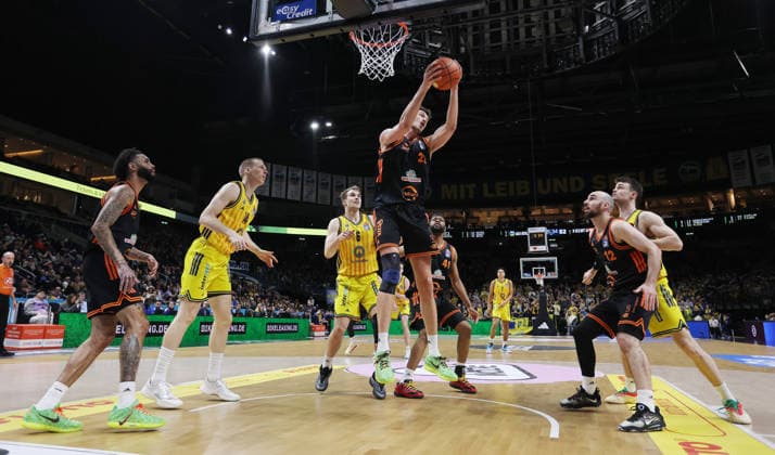 Tibor Pleiß grabs the rebound duel Game scene Action Sport Basketball BBL Bundesliga Men 19 Matchday Season 2025 2026 08 02 2026 ALBA Berlin vs SC Rasta Vechta