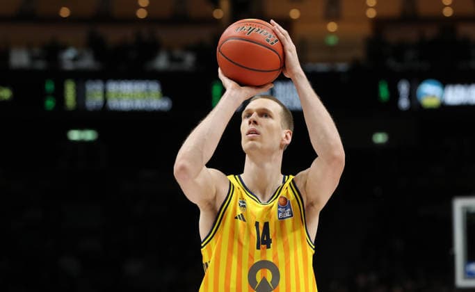 Martynas Echodas on the ball during free throw action upper body Sport Basketball BBL Bundesliga Men 19 Matchday Season 2025 2026 08 02 2026 ALBA Berlin vs SC Rasta Vechta