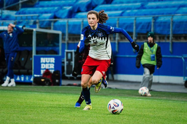 Google Pixel Womens Bundesliga Hamburger SV vs RB Leipzig, 08 02 2026 Lotta Wrede Hamburger SV, 32 Soccer, Google Pixel Womens Bundesliga, 17 Matchday Hamburger SV vs RB Leipzig on 08 02 2026 at Volksparkstadion, Hamburg DFB REGULATIONS PROHIBIT ANY USE OF PHOTOGRAPHS AS IMAGE SEQUENCES AND OR QUASI VIDEO Copyright: xBEAUTIFULxSPORTS Tonhäuserx