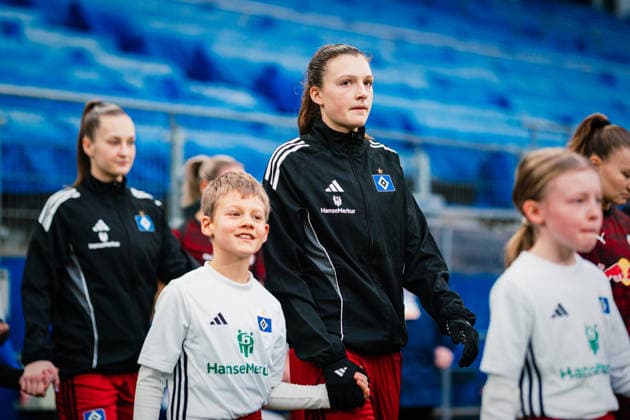 Google Pixel Womens Bundesliga Hamburger SV vs RB Leipzig, 08 02 2026 Lotta Wrede Hamburger SV, 32 at the run-in Football, Google Pixel Womens Bundesliga, 17 Matchday Hamburger SV vs RB Leipzig on 08 02 2026 at Volksparkstadion, Hamburg DFB REGULATIONS PROHIBIT ANY USE OF PHOTOGRAPHS AS IMAGE SEQUENCES AND OR QUASI VIDEO Copyright: xBEAUTIFULxSPORTS Tonhäuserx