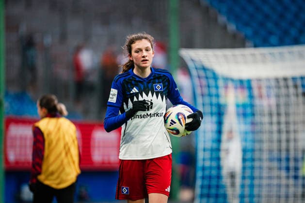 Google Pixel Frauen Bundesliga Hamburger SV vs RB Leipzig, 08 02 2026 Lotta Wrede Hamburger SV, 32 Soccer, Google Pixel Frauen Bundesliga, 17 Matchday Hamburger SV vs RB Leipzig on 08 02 2026 at Volksparkstadion, Hamburg DFB REGULATIONS PROHIBIT ANY USE OF PHOTOGRAPHS AS IMAGE SEQUENCES AND OR QUASI VIDEO Copyright: xBEAUTIFULxSPORTS Tonhäuserx