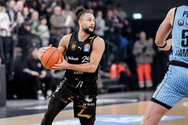 Germany easyCredit BBL, Main Round 2025 26, 19 Matchday Veolia Towers Hamburg vs Basketball Löwen Braunschweig Inselpark Arena Hamburg b24 , Zacharie Perrin Veolia Towers Hamburg, 52 Copyright: xStefanxTrochax
