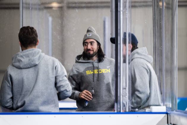 260208 Mika Zibanejad of Sweden ahead of an Ice hockey, Eishockey practice session during day 2 of the 2026 Winter Olympics on February 8, 2026 in Milan. Photo: Carl Sandin BILDBYRAN kod CS CS0858 ishockey ice hockey Olympic Games, Olympische Spiele, Olympia, OS olympics winter olympics os ol olympiska spel vinter-os olympiske leker milano cortina 2026 milan cortina 2026 milano cortina 2026 olympic games milano cortina 2026 winter olympic games milano cortina-os milano cortina-ol vinter-ol 2 bbeng sverige *** 260208 Mika Zibanejad of Sweden ahead of an ice hockey practice session during day 2 of the 2026 Winter Olympics on February 8, 2026 in Milan Photo Carl Sandin BILDBYRAN kod CS CS0858 ishockey ice hockey olympic games olympics winter olympics os ol olympiska spel vinter os olympiske leker milano cortina 2026 milan cortina 2026 milano cortina 2026 olympic games milano cortina 2026 winter olympic games milano cortina os milano cortina ol vinter ol 2 bbeng sverige  Copyright: CARLxSANDIN BB260208CS026