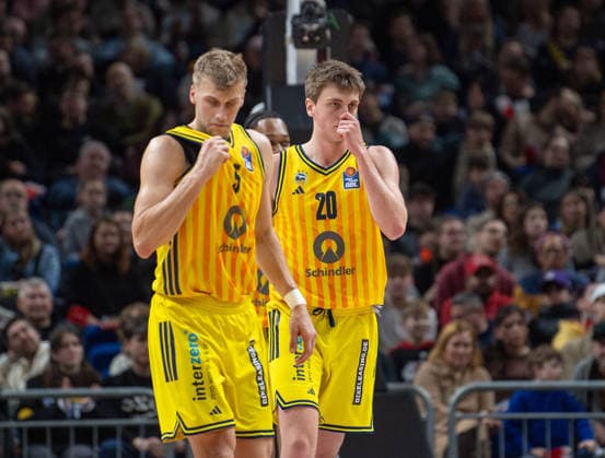 Basketball, Men, Season 2025 2026, easyCredit BBL 19 Matchday , Alba Berlin RASTA Vechta, v l Sam Griesel Alba , Anton Nufer Alba , 08 02 2026, Copyright: xSebastianxRäppold MatthiasxKochx