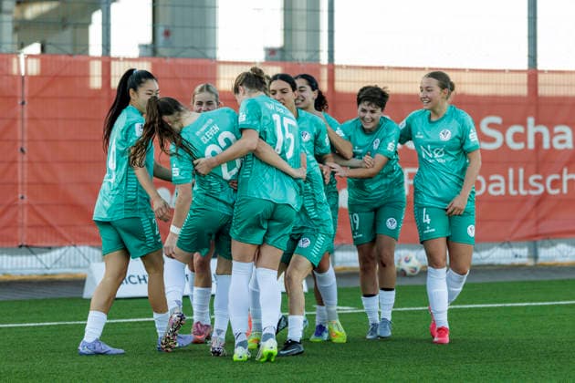 Ingolstadt, Germany 08 February 2026 2 BL Women 2025 2026 FC Ingolstadt 04 vs VfR Warbeyen In the picture in the Traube Goalscorer Marit Cleven VfR cheers with her teammates after her goal to 0 1 Audi Sportpark Bayern Copyright: xFotostandx xSchäferx