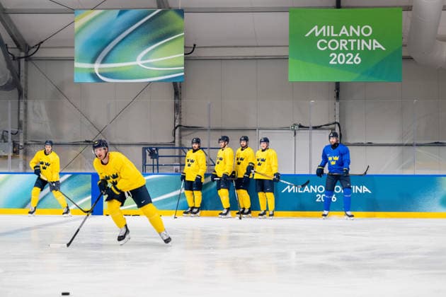 260208 Players of Sweden at an Ice hockey, Eishockey practice session during day 2 of the 2026 Winter Olympics on February 8, 2026 in Milan. Photo: Carl Sandin BILDBYRAN kod CS CS0858 ishockey ice hockey Olympic Games, Olympische Spiele, Olympia, OS olympics winter olympics os ol olympiska spel vinter-os olympiske leker milano cortina 2026 milan cortina 2026 milano cortina 2026 olympic games milano cortina 2026 winter olympic games milano cortina-os milano cortina-ol vinter-ol 2 bbeng sverige *** 260208 Players of Sweden at an ice hockey practice session during day 2 of the 2026 Winter Olympics on February 8, 2026 in Milan Photo Carl Sandin BILDBYRAN kod CS CS0858 ishockey ice hockey olympic games olympics winter olympics os ol olympiska spel vinter os olympiske leker milano cortina 2026 milan cortina 2026 milano cortina 2026 olympic games milano cortina 2026 winter olympic games milano cortina os milano cortina ol vinter ol 2 bbeng sverige  Copyright: CARLxSANDIN BB260208CS080