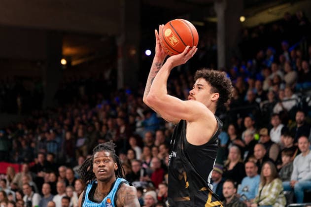 Joshua Obiesie Basketball Loewen Braunschweig, 8 on throw, GER, Veolia Towers Hamburg vs Basketball Loewen Braunschweig, Basketball, Bundesliga, Matchday 19, Season 2025 2026, 08 02 2026 GER, Veolia Towers Hamburg vs Basketball Loewen Braunschweig, Basketball, Bundesliga, Matchday 19, Season 2025 2026, 08 02 2026 Hamburg Copyright: xEibner-Pressefoto MaxxVincenx EP_MVN