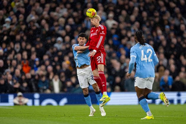 Football - FA Premier League - Liverpool FC v Manchester City FC LIVERPOOL, ENGLAND - Sunday, February 8, 2026: Liverpool s Hugo Ekitike (R) challenges for a header with Manchester City s Matheus Nunes during the FA Premier League match between Liverpool FC and Manchester City FC at Anfield. (Photo by David Rawcliffe Propaganda) LIVERPOOL Anfield MERSEYSIDE ENGLAND  Copyright: xDavidxRawcliffex P2026-02-08-Liverpool_Man_City-45