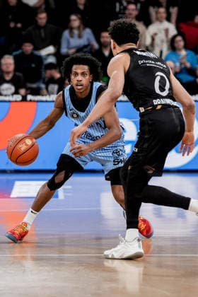 Germany easyCredit BBL, Main Round 2025 26, 19 Matchday Veolia Towers Hamburg vs Basketball Löwen Braunschweig Inselpark Arena Hamburg Ross Williams Veolia Towers Hamburg, 34 , Adrian Worthy Basketball Löwen Braunschweig, 0 Copyright: xStefanxTrochax