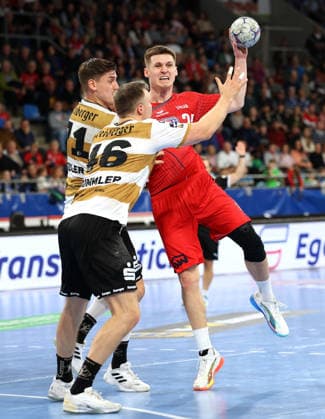 08 02 2026, Germany, Bietigheim Handball SG BBM Bietigheim vs HC Elbflorenz 2006, f l Oliver Seidler Elbflorenz , Jonas Thümmler Elbflorenz , newcomer Maxim Orlov BBM