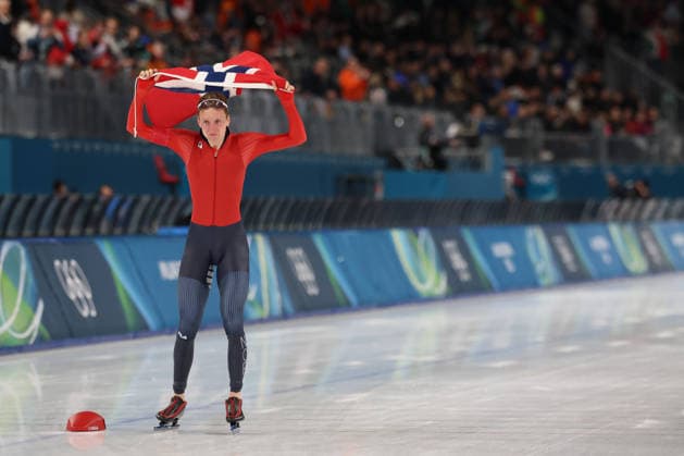 February 8, 2026, Rho, Lombardy, Italy: SANDER EITREM of Norway celebrates with the flag after winning the Gold Medal in the Men s Speed skating, Eisschnelllauf 5000m at the Milano Cortina 2026 Winter Olympic Games, Olympische Spiele, Olympia, OS Olympics 2026: Milano Cortina: Speed Skating  - ZUMAc179 20260208_oly_c179_041 Copyright: xMickaelxChavetx