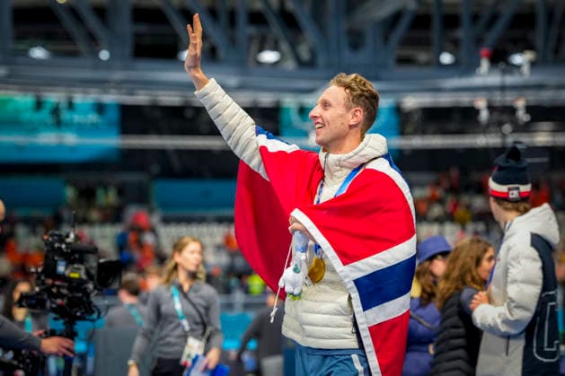 Winter Olympics in Milan Cortina 2026 Milan, Italy 20260208. Gold medalist Sander Eitrem from Norway during the medal ceremony for the men s 5000 m at the Milan Cortina 2026 Winter Olympics. Photo: Heiko Junge NTB Milano Italy EDITORIAL USE ONLY. RESTRICTED USE FOR BETTING COMPANIES Ref:_SPOXZuBHiKYgFc.jpg *** Winter Olympics in Milan Cortina 2026 Milan, Italy 20260208 Gold medalist Sander Eitrem from Norway during the medal ceremony for the men s 5000 m at the Milan Cortina 2026 Winter Olympics Photo Heiko Junge NTB Milano Italy EDITORIAL USE ONLY RESTRICTED USE FOR BETTING COMPANIES  Copyright: xHeikoxJungex xNTBx