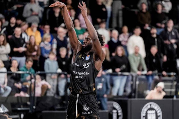 Germany easyCredit BBL, Main Round 2025 26, 19 Matchday Veolia Towers Hamburg vs Basketball Löwen Braunschweig Inselpark Arena Hamburg Oluwasimisola Shittu Basketball Löwen Braunschweig, 45 Copyright: xStefanxTrochax