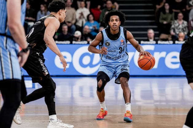 Germany easyCredit BBL, Main Round 2025 26, 19 Matchday Veolia Towers Hamburg vs Basketball Löwen Braunschweig Inselpark Arena Hamburg Ross Williams Veolia Towers Hamburg, 34 , Adrian Worthy Basketball Löwen Braunschweig, 0 Copyright: xStefanxTrochax