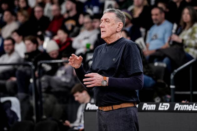 Germany easyCredit BBL, Main Round 2025 26, 19 Matchday Veolia Towers Hamburg vs Basketball Löwen Braunschweig Inselpark Arena Hamburg Konstantinos Papazoglou Basketball Löwen Braunschweig, Head Coach Copyright: xStefanxTrochax
