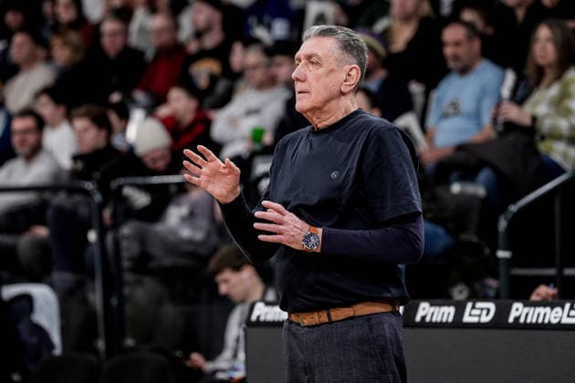 Germany easyCredit BBL, Main Round 2025 26, 19 Matchday Veolia Towers Hamburg vs Basketball Löwen Braunschweig Inselpark Arena Hamburg Konstantinos Papazoglou Basketball Löwen Braunschweig, Head Coach Copyright: xStefanxTrochax