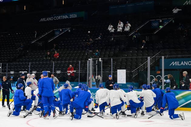 260208 Players of USA at an Ice hockey, Eishockey practice session during day 2 of the 2026 Winter Olympics on February 8, 2026 in Milan. Photo: Carl Sandin BILDBYRAN kod CS CS0859 ishockey ice hockey Olympic Games, Olympische Spiele, Olympia, OS olympics winter olympics os ol olympiska spel vinter-os olympiske leker milano cortina 2026 milan cortina 2026 milano cortina 2026 olympic games milano cortina 2026 winter olympic games milano cortina-os milano cortina-ol vinter-ol 2 bbeng usa *** 260208 Players of USA at an ice hockey practice session during day 2 of the 2026 Winter Olympics on February 8, 2026 in Milan Photo Carl Sandin BILDBYRAN code CS CS0859 ice hockey ice hockey olympic games olympics winter olympics os ol olympiska spel vinter os olympiske leker milano cortina 2026 milan cortina 2026 milano cortina 2026 olympic games milano cortina 2026 winter olympic games milano cortina os milano cortina ol vinter ol 2 bbeng usa  Copyright: CARLxSANDIN BB260208CS104