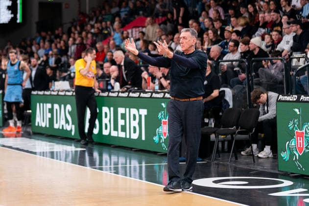 Liviu Calin Basketball Loewen Braunschweig, Coach , GER, Veolia Towers Hamburg vs Basketball Loewen Braunschweig, Basketball, Bundesliga, Matchday 19, Season 2025 2026, 08 02 2026 GER, Veolia Towers Hamburg vs Basketball Loewen Braunschweig, Basketball, Bundesliga, Matchday 19, Season 2025 2026, 08 02 2026 Hamburg Copyright: xEibner-Pressefoto MaxxVincenx EP_MVN