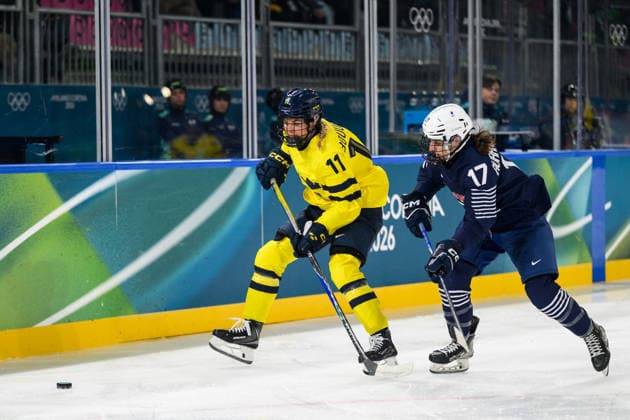 260208 Josefin Bouveng of Sweden and Chloe Aurard-Bushee of France in the women s Ice hockey, Eishockey game between France and Sweden during day 2 of the 2026 Winter Olympics on February 8, 2026 in Milan. Photo: Emma Wallskog BILDBYRAN kod EW EW0621 ishockey ice hockey Olympic Games, Olympische Spiele, Olympia, OS olympics winter olympics os ol olympiska spel vinter-os olympiske leker milano cortina 2026 milan cortina 2026 milano cortina 2026 olympic games milano cortina 2026 winter olympic games milano cortina-os milano cortina-ol vinter-ol 2 bbeng sverige sweden france frankrike dam jubel *** 260208 Josefin Bouveng of Sweden and Chloe Aurard Bushee of France in the women s ice hockey game between France and Sweden during day 2 of the 2026 Winter Olympics on February 8, 2026 in Milan Photo Emma Wallskog BILDBYRAN kod EW EW0621 ishockey ice hockey olympic games olympics winter olympics os ol olympiska spel vinter os olympiske leker milano cortina 2026 milan cortina 2026 milano cortina 2026 olympic games milano cortina 2026 winter olympic games milano cortina os milano cortina ol vinter ol 2 bbeng sverige sweden france frankrike dam jubel  Copyright: EMMAxWALLSKOG BB260208EW071