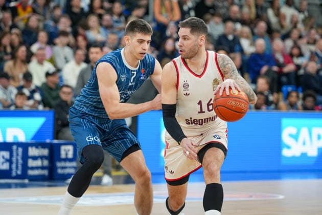 Basketball easyCredit BBL, Matchday 19, MLP Academics Heidelberg FC Bayern Munich Basketball on 08 02 2026 in Heidelberg SNP Dome , Germany, Season 2025 2026 Stefan Jovic 16, FCB in duel with Dusan Neskovic 7, MLP Heidelberg SNP Dome Germany Copyright: xChristophxKinzingerx