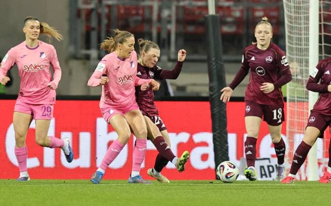 08 02 2026 Soccer Season 2025 2026 1 Women Soccer Bundesliga 17 Matchday 1 FC Nürnberg FCN Club TSG 1899 Hoffenheim Sportfoto Zink DaMa xdaxmax Nastassja Lein 24, 1 FC Nürnberg FCN with foul on Lisann Kaut 4, TSG Hoffenheim in penalty area