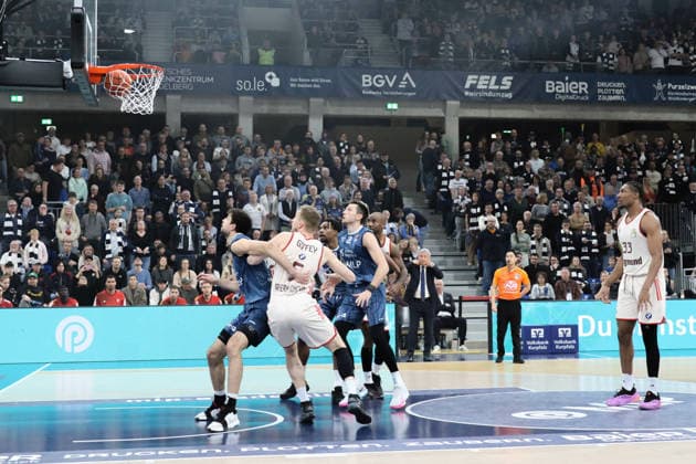Basket shot David McCormack FC Bayern Muenchen, 33 GER, BBL, MLP Academics Heidelberg vs FC Bayern Muenchen, easycredit Basketball Bundesliga, 19 Matchday, Season, 2025 2026, 08 02 2026 GER, MLP Academics Heidelberg vs FC Bayern Muenchen, Basketball, easycredit Basketball Bundesliga, 19 Matchday, Season, 2025 2026, 08 02 2026 Heidelberg Copyright: xEibner-Pressefoto JoergxHirschx EP_JHH
