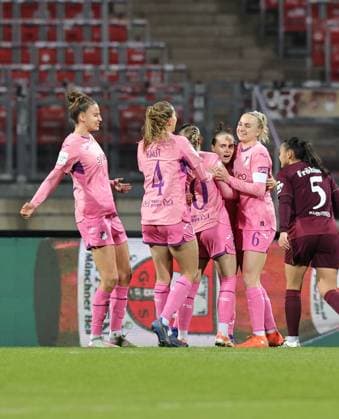 08 02 2026 Soccer Season 2025 2026 1 Women Soccer Bundesliga 17 Matchday 1 FC Nuremberg FCN Club TSG 1899 Hoffenheim Sportfoto Zink DaMa xdaxmax Cheering after goal Goal kick to 0 1 Goal scorer Marie Steiner 19, TSG Hoffenheim and team Team by penalty kick
