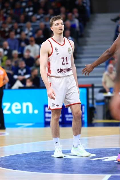 Scene with Justus Hollatz 21 FC Bayern Basketball on the court in the SNP Dome easyCredit BBL MLP Academics Heidelberg - FC Bayern München Basketball 08 02 2026 Copyright: xMichaelxGelhardtx