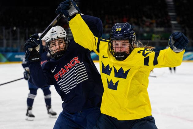 260208 Lucie Quarto of France and Felizia Wikner Zienkiewicz of Sweden in the women s Ice hockey, Eishockey game between France and Sweden during day 2 of the 2026 Winter Olympics on February 8, 2026 in Milan. Photo: Emma Wallskog BILDBYRAN kod EW EW0621 ishockey ice hockey Olympic Games, Olympische Spiele, Olympia, OS olympics winter olympics os ol olympiska spel vinter-os olympiske leker milano cortina 2026 milan cortina 2026 milano cortina 2026 olympic games milano cortina 2026 winter olympic games milano cortina-os milano cortina-ol vinter-ol 2 bbeng sverige sweden france frankrike dam *** 260208 Lucie Quarto of France and Felizia Wikner Zienkiewicz of Sweden in the women s ice hockey game between France and Sweden during day 2 of the 2026 Winter Olympics on February 8, 2026 in Milan Photo Emma Wallskog BILDBYRAN kod EW EW0621 ishockey ice hockey olympic games olympics winter olympics os ol olympiska spel vinter os olympiske leker milano cortina 2026 milan cortina 2026 milano cortina 2026 olympic games milano cortina 2026 winter olympic games milano cortina os milano cortina ol vinter ol 2 bbeng sverige sweden france frankrike dam  Copyright: EMMAxWALLSKOG BB260208EW078