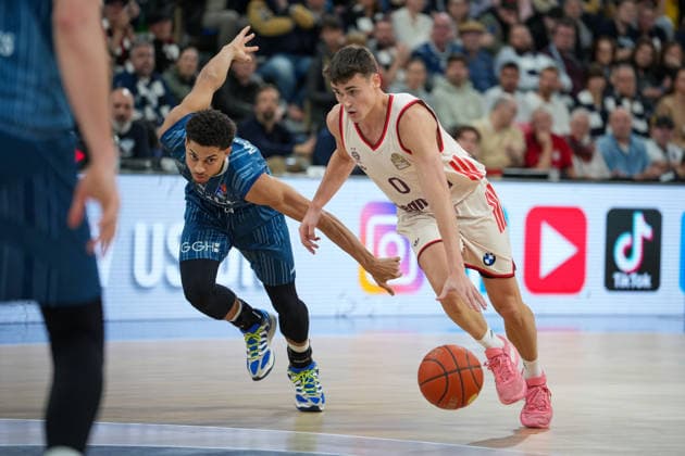 Basketball easyCredit BBL, Matchday 19, MLP Academics Heidelberg FC Bayern Munich Basketball on 08 02 2026 in Heidelberg SNP Dome , Germany, Season 2025 2026 Neno Dimitrijevic 0, FCB in duel with Kevin McClain 3, MLP Heidelberg SNP Dome Germany Copyright: xChristophxKinzingerx