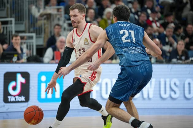 Basketball easyCredit BBL, Matchday 19, MLP Academics Heidelberg FC Bayern Munich Basketball on 08 02 2026 in Heidelberg SNP Dome , Germany, Season 2025 2026 Andreas Obst 13, FCB in duel with Mateo Seric 21, MLP Heidelberg SNP Dome Germany Copyright: xChristophxKinzingerx