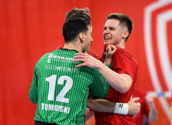 08 02 2026, Germany, Bietigheim Handball SG BBM Bietigheim vs HC Elbflorenz 2006, f l Martin Tomovski and newcomer Maxim Orlov BBM cheer