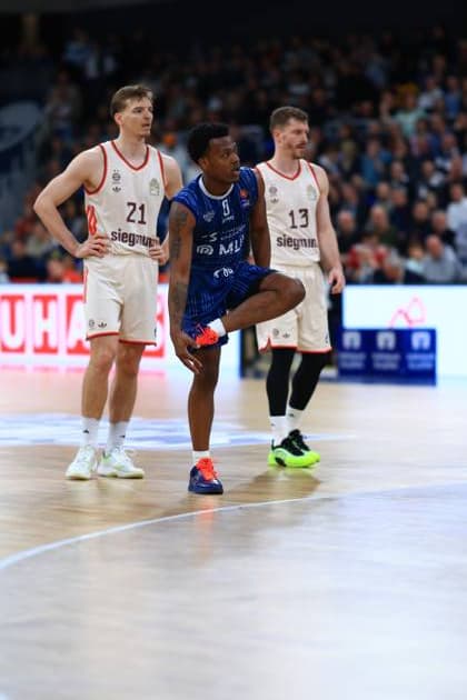 Scene with Justus Hollatz 21 FC Bayern Basketball and 00 MLP Academics Heidelberg in action on the pitch easyCredit BBL MLP Academics Heidelberg - FC Bayern Munich Basketball 08 02 2026 Copyright: xMichaelxGelhardtx