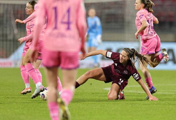 08 02 2026 Soccer Season 2025 2026 1 Women Soccer Bundesliga 17 Matchday 1 FC Nuremberg FCN Club TSG 1899 Hoffenheim Sportfoto Zink DaMa xdaxmax Laura Miller 9, 1 FC Nuremberg FCN crawls for ball