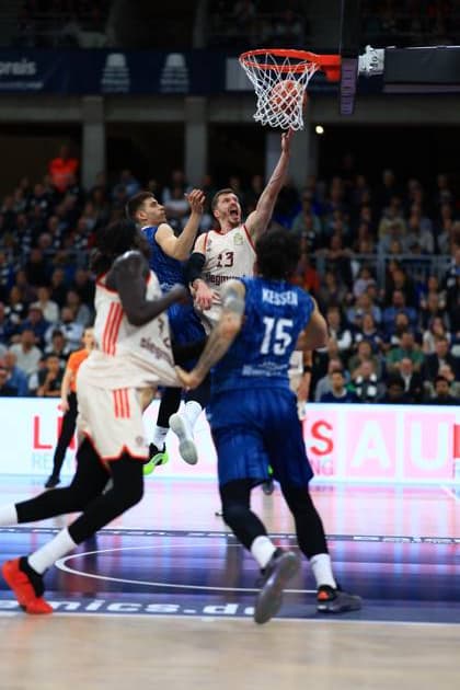 Scene with Dusan Neskovic 7 MLP Academics Heidelberg , Andreas Obst 13 FC Bayern Basketball and Marcel Keßen 15 MLP Academics Heidelberg at the basket easyCredit BBL MLP Academics Heidelberg - FC Bayern Munich Basketball 08 02 2026 Copyright: xMichaelxGelhardtx