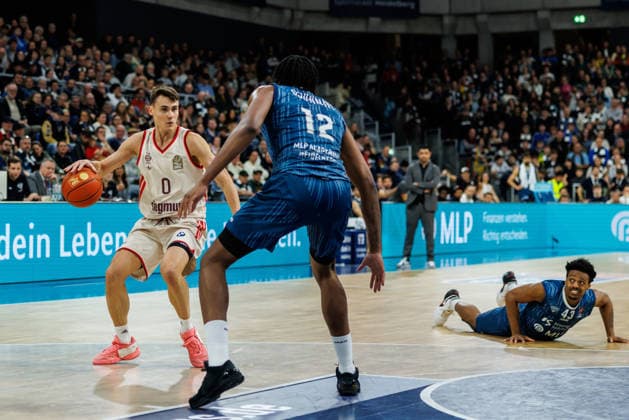 easycredit BBL, MLP Academics Heidelberg FC Bayern München Basketball, 08 02 2026 Neno Dimitrijevic FC Bayern München Basketball, 0 against Osun Osunniyi MLP Academics Heidelberg, 12 Game of the easycredit BBL MLP Academics Heidelberg FC Bayern München Basketball on Matchday 19 of the 25 26 season at the SNP Dome in Heidelberg on 08 02 2026 Copyright: xBEAUTIFULxSPORTS Hahnex