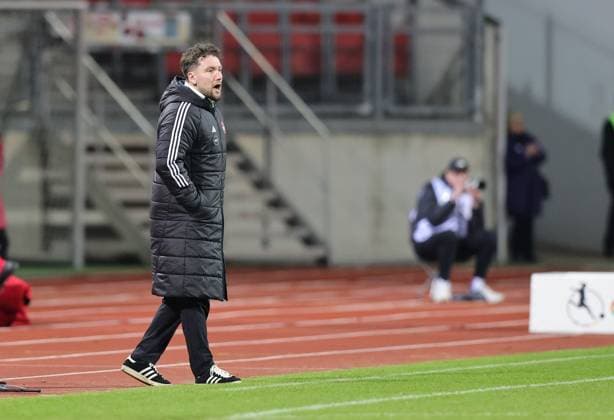 08 02 2026 Soccer Season 2025 2026 1 Women Soccer Bundesliga 17 Matchday 1 FC Nuremberg FCN Club TSG 1899 Hoffenheim Sportfoto Zink DaMa xdaxmax Thomas Oostendorp Coach 1 FC Nuremberg FCN gives instructions