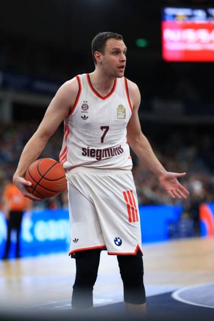 Game action with Johannes Voigtmann 7 FC Bayern Basketball in white jersey on the ball easyCredit BBL MLP Academics Heidelberg - FC Bayern München Basketball 08 02 2026 Copyright: xMichaelxGelhardtx